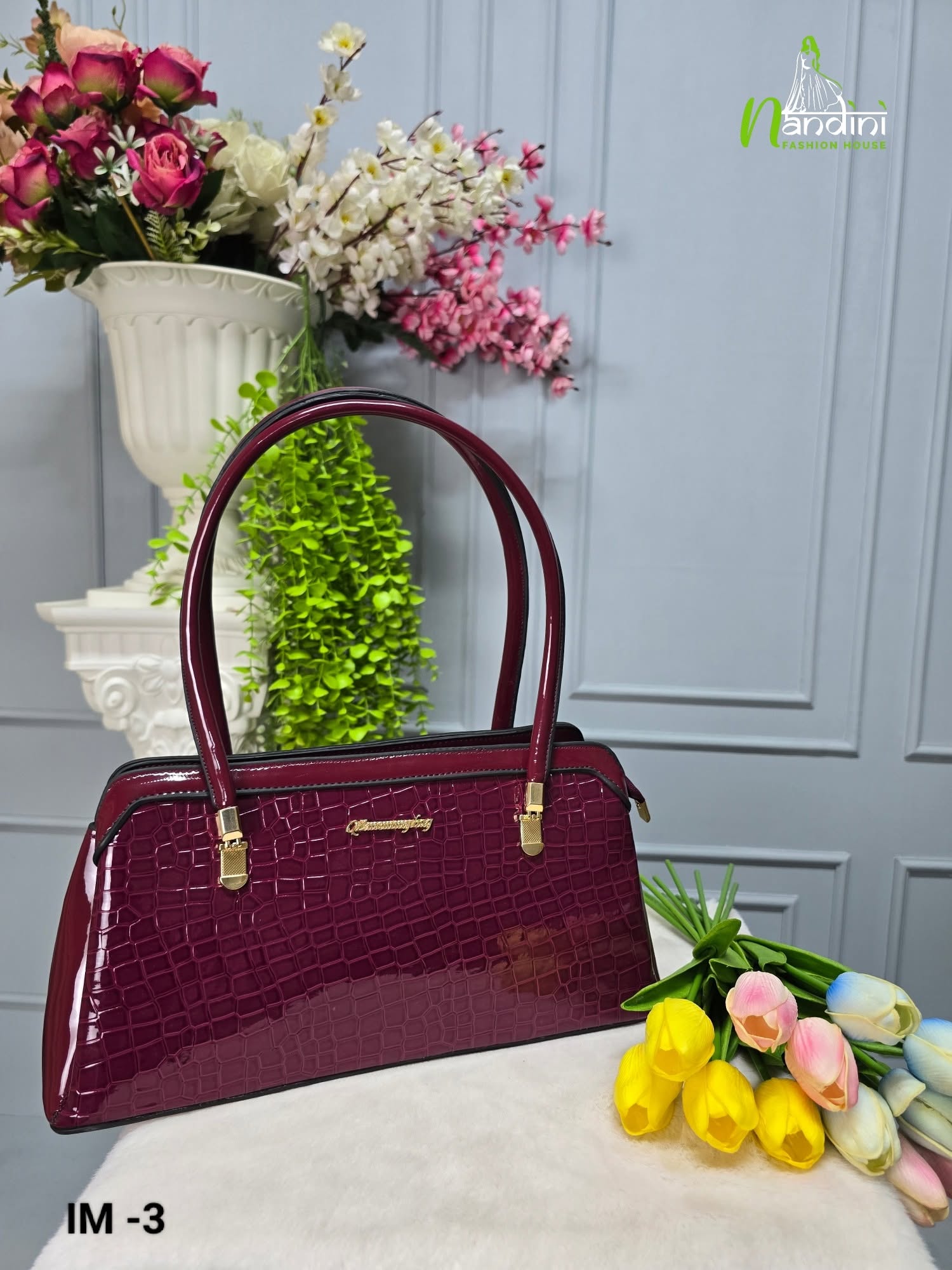 Glossy  Croc-Embossed Satche