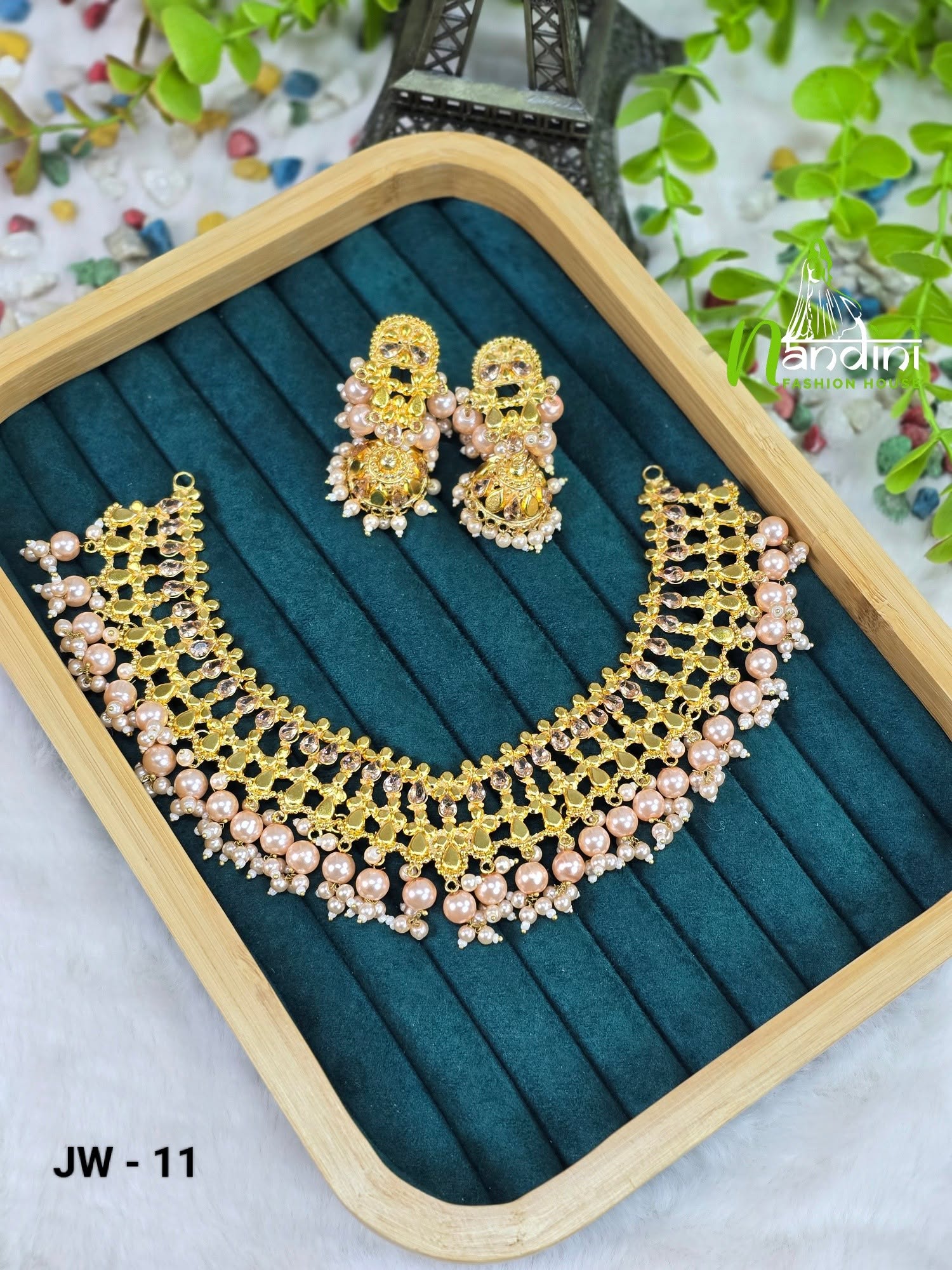 Golden Lattice Pearl Choker Set
