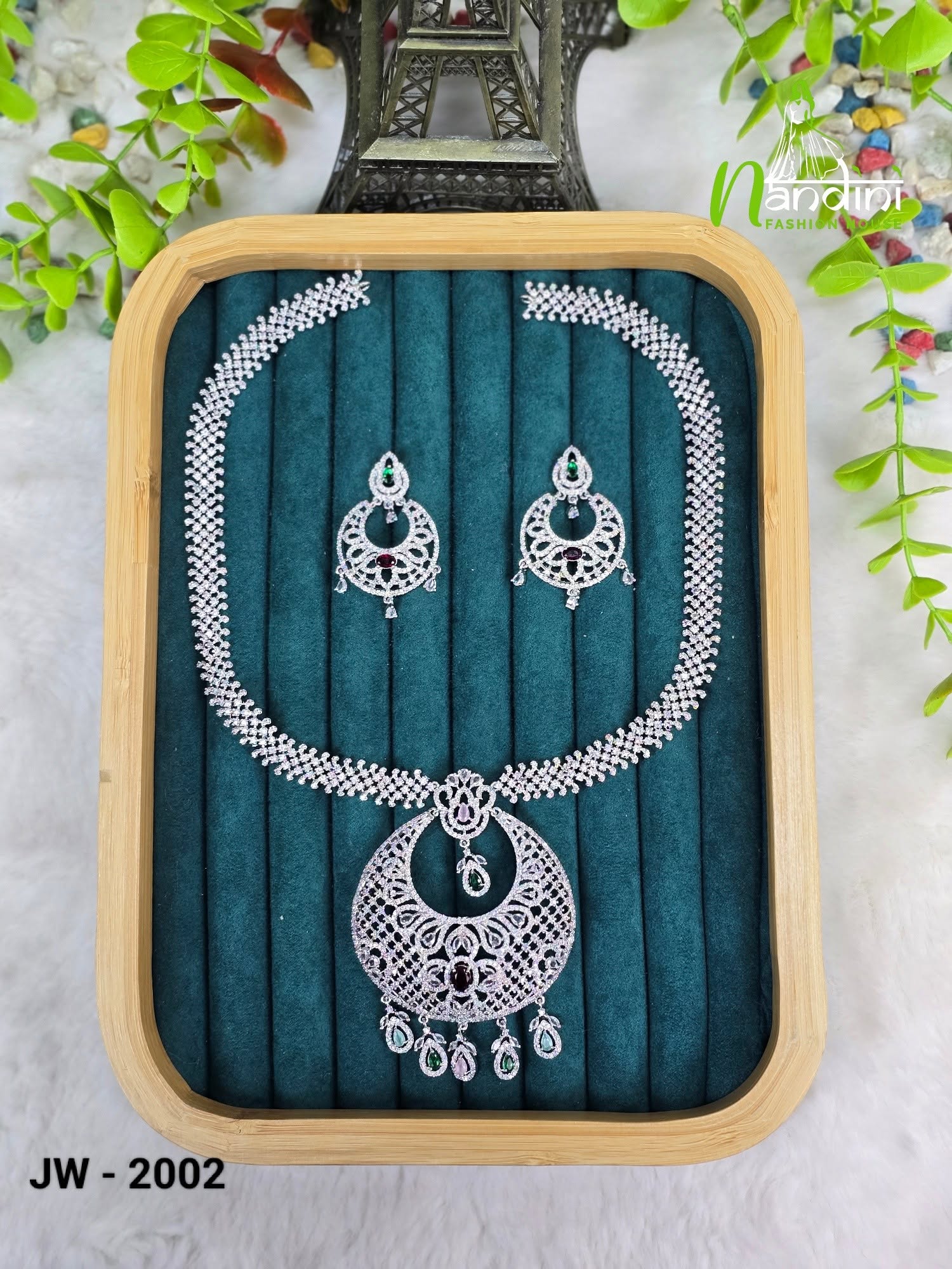 Motif Crystal Necklace Set